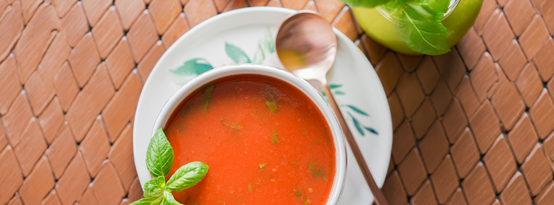 La soupe en cocotte, trois bols dépareillés
